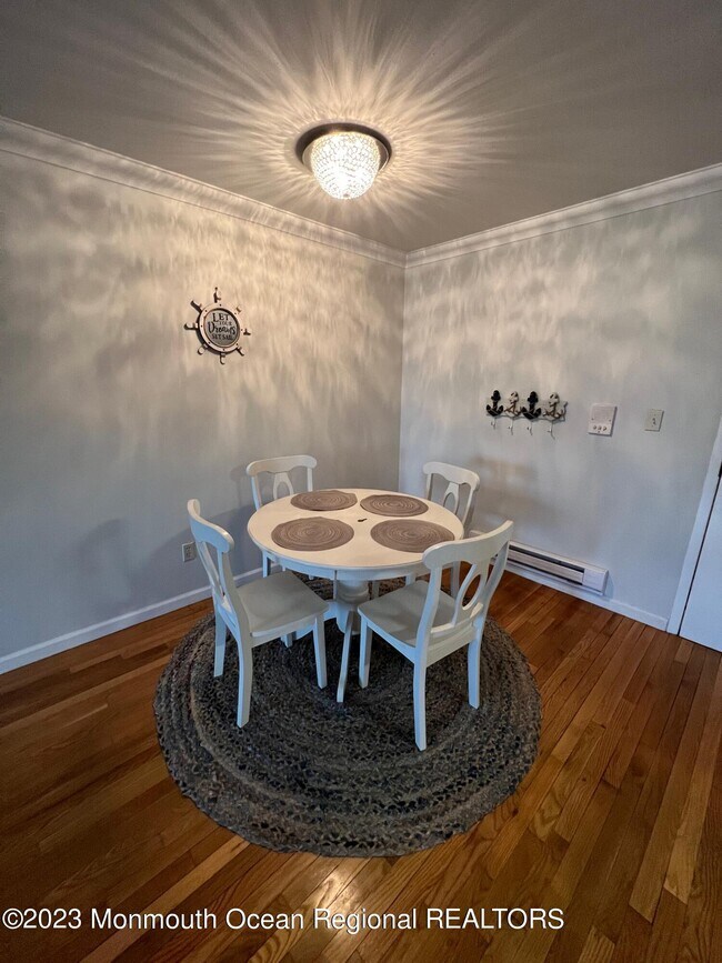 Building Photo - 304 4th Ave