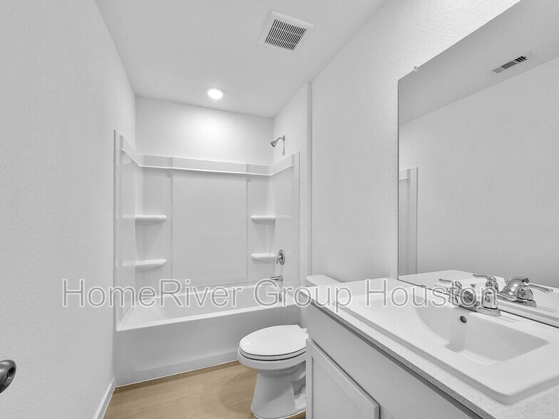 Building Photo - 209 Brandi Dr