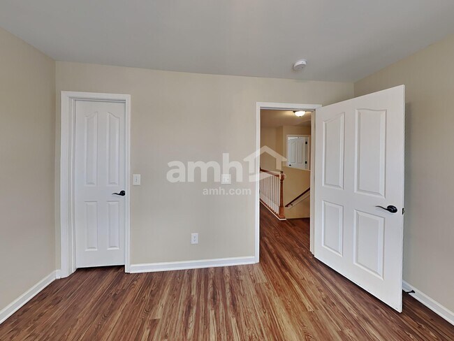 Building Photo - 116 Ruland Cir