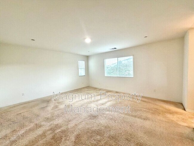 Building Photo - 34124 Thistlewood Ave