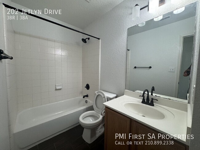 Building Photo - 202 Jetlyn Dr