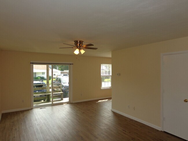 Building Photo - Coronet4636