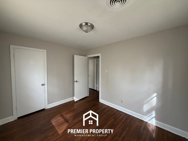 Building Photo - 4469 Leatherwood Ave