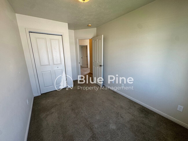 Building Photo - 429 Raven Way