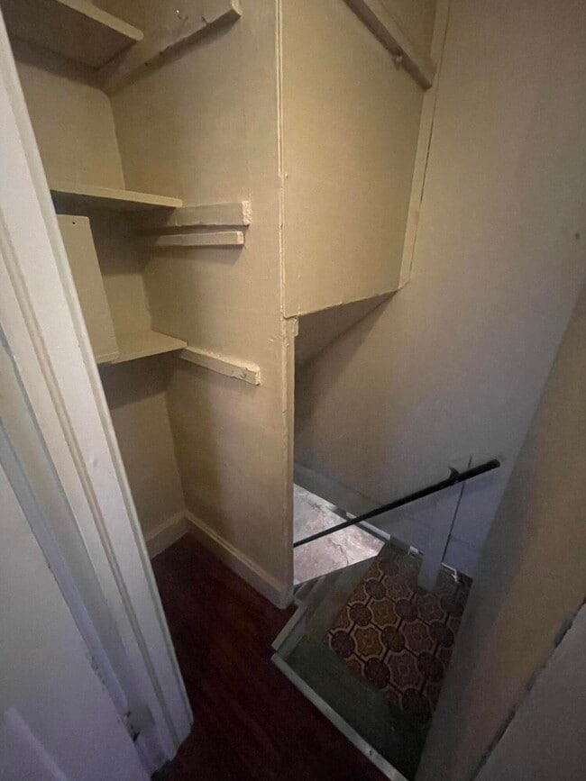 Building Photo - 8224 W Main St