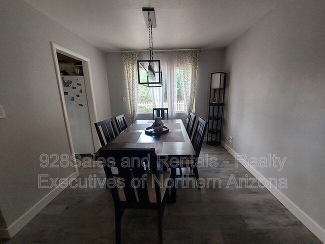 Building Photo - 4885 E Tomahawk Dr