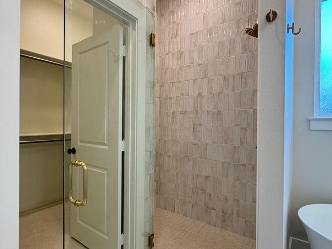 Building Photo - 9248 Villas Ct