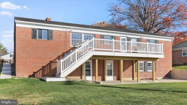 Building Photo - 855 Anthony Ave