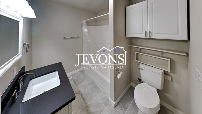 Building Photo - $500 Off First Month! 3BR Home w/ Washer & Dryer on Spacious 1-Acre Orchard Lot