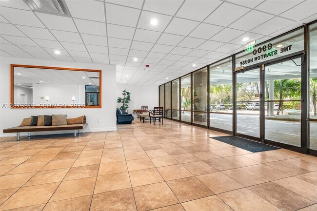 Building Photo - 6900 Bay 9L Bay