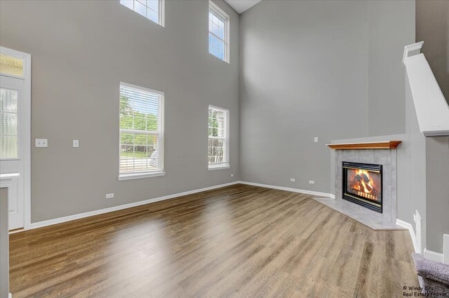 Building Photo - 2571 Hillsboro Blvd