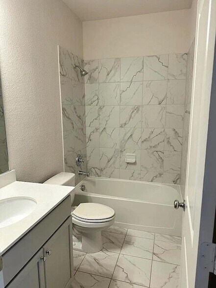 Building Photo - 5491 Blue Quail Dr