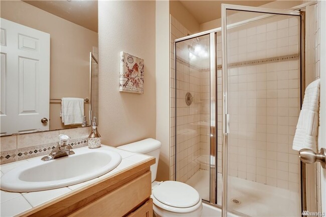 Building Photo - 4Bd/3.25Ba Seattle Townhouse