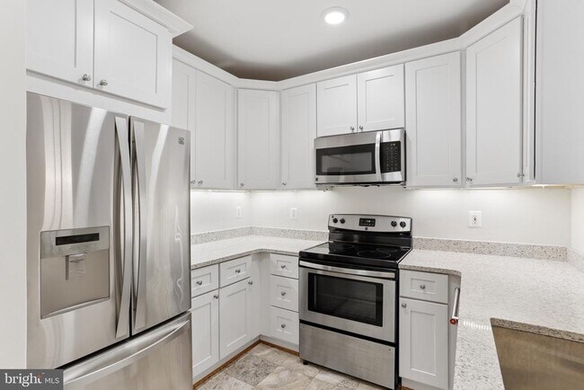 Building Photo - 4561 Strutfield Ln