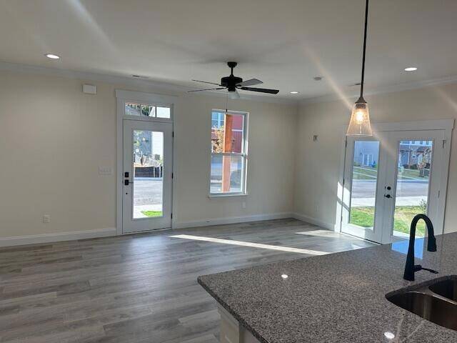 Building Photo - 1921 Cypress Ln