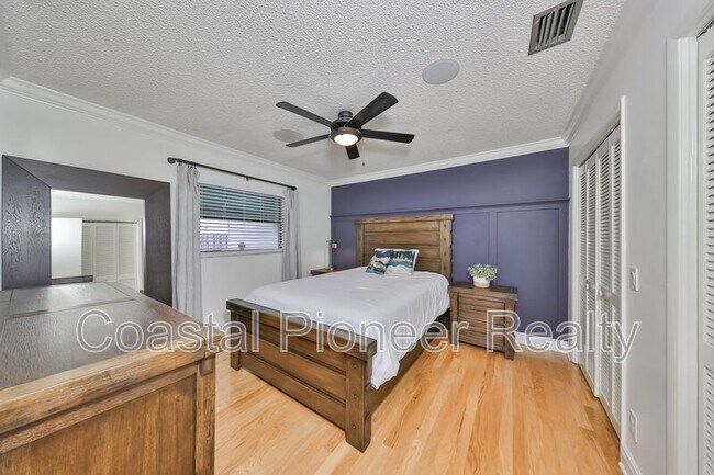 Building Photo - 817 Bannockburn Ave