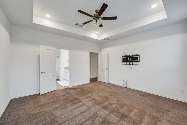 Building Photo - 31618 Donoso Dr