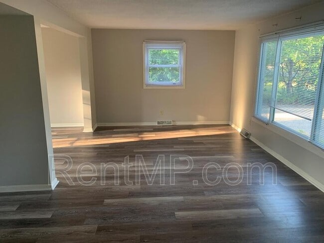 Building Photo - 1915 S Stockman Rd