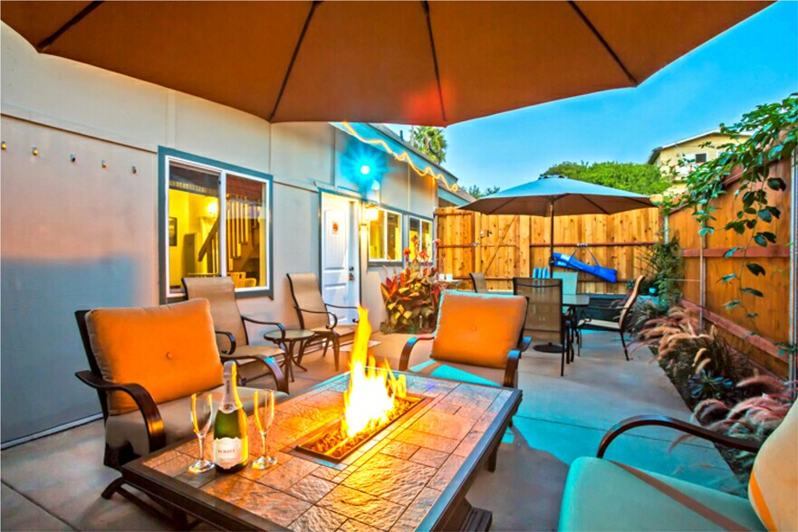 Parge outdoor private patio - 6750 Draper Ave