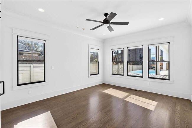 Building Photo - 636 Kennesaw Ave NE