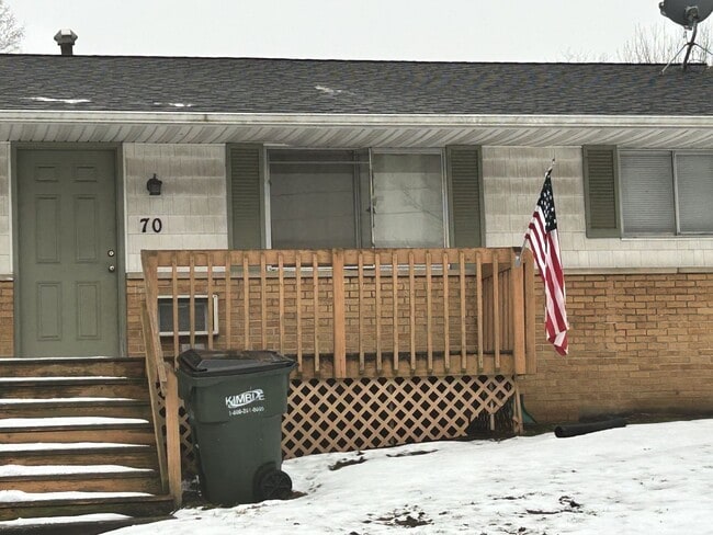 Building Photo - Two bedroom duplex