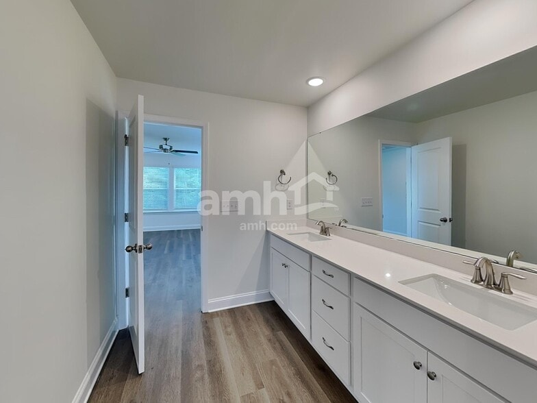 Building Photo - 6059 Rosemore Ln