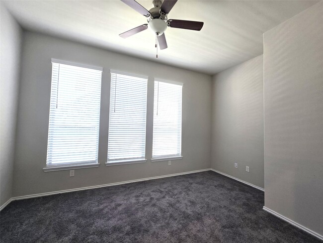 Building Photo - 8711 Fox Trail Dr