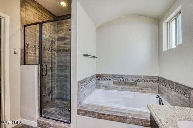 Building Photo - 13197 Hazy