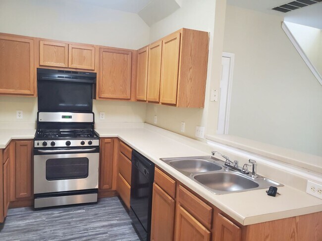 Building Photo - 14001 Cambourne Dr