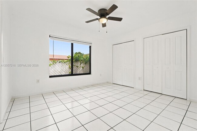 Building Photo - 3463 SW 24th St