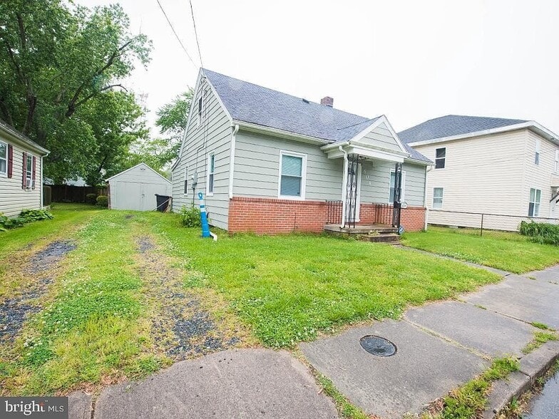 Building Photo - 604 Liberty St