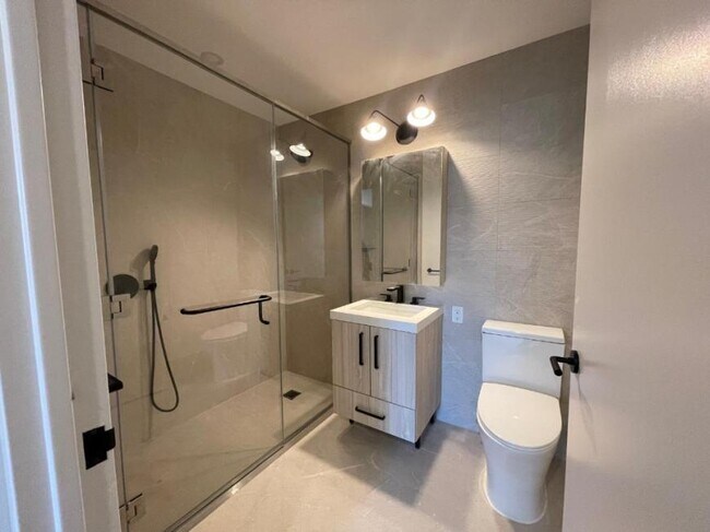 Building Photo - 1 bedroom in Brooklyn NY 11222
