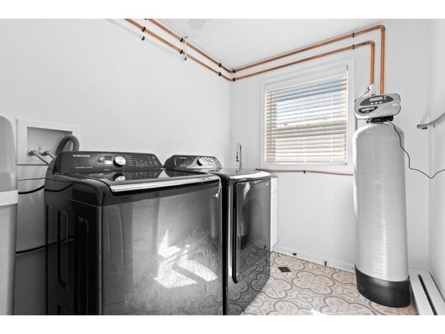 Building Photo - 25455 Nelsine Dr