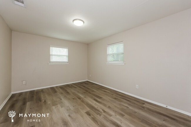 Building Photo - 725 Hurstview Dr