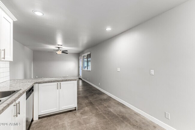 Building Photo - 3011 N 38th St