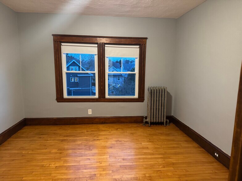 Building Photo - 590 Weld St