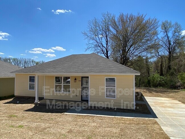 Building Photo - 2963 Lake Park Rd