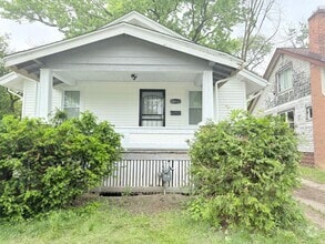Building Photo - Renovated 2-Bedroom Home – We Welcome Sect...