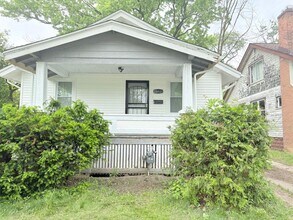 Building Photo - Freshly Renovated 2-Bedroom Home – Quality...