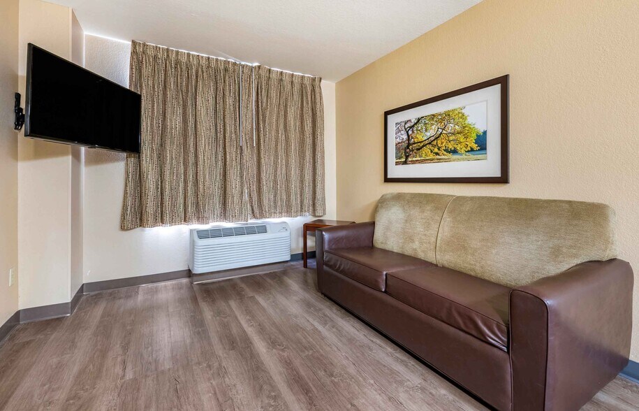 Building Photo - Furnished Studio-Orlando - Maitland - Summit Tower Blvd