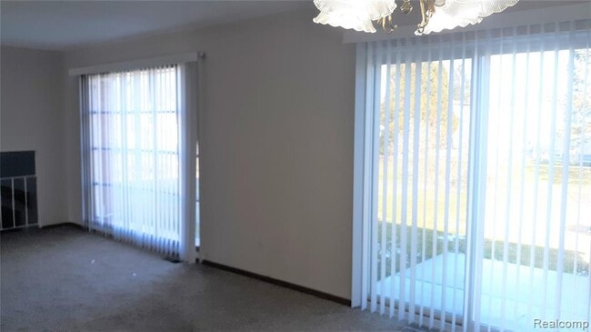 Building Photo - 2153 Newell Dr
