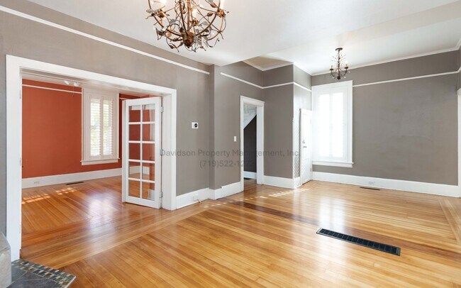 Building Photo - Stunning 3 Bedroom House in The Old North End