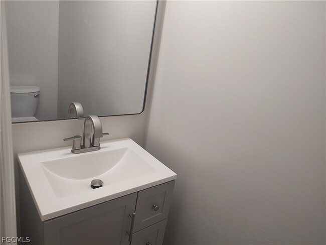 Building Photo - 2434 Laurentina Ln