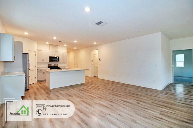 Building Photo - 3010 Silverstone Dr