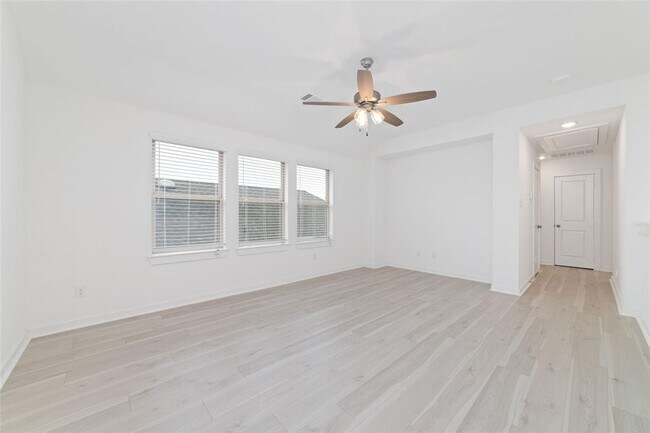 Building Photo - 925 Crystal Bnd Ln