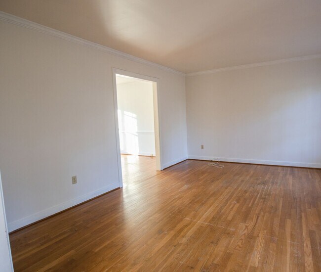 Building Photo - -- ACT FAST!  HUGE 4 BEDROOM 2.5 BATH GLEN ALLEN HOME --