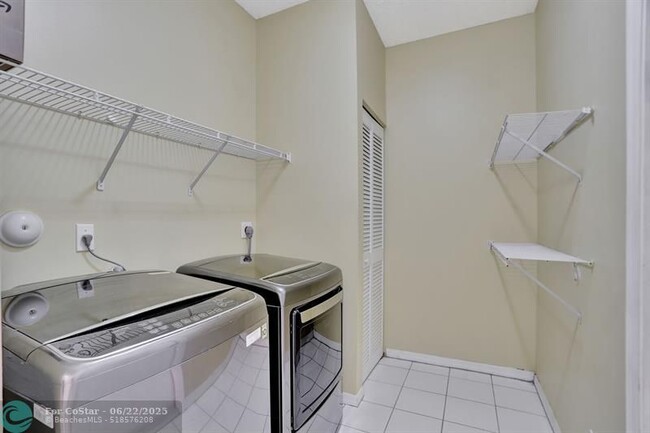 Building Photo - 6455 NW 78th Dr