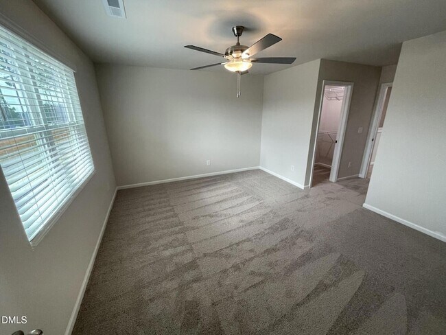 Building Photo - 1019 Peony Ln