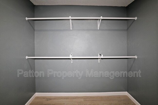 Building Photo - 3304 Janet Dr