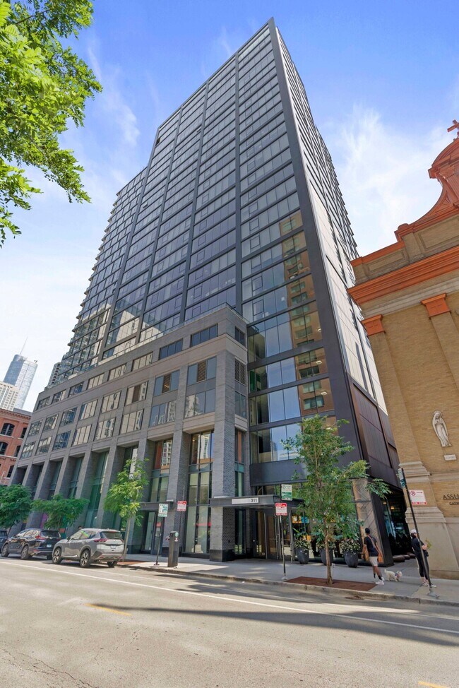 Building Photo - 323 W Illinois St